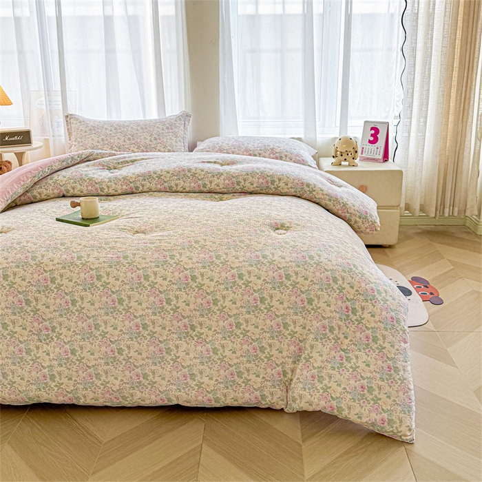 91家纺网 家纺一手货源 找家纺 小石头家纺 2025新款亲肤舒适云感双层纱抗菌被被子被芯 海棠之恋