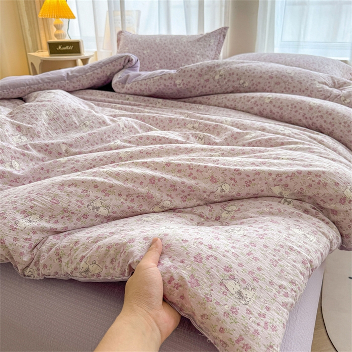 91家纺网 家纺一手货源 找家纺 小石头家纺 2025新款亲肤舒适云感双层纱抗菌被被子被芯 花园小兔