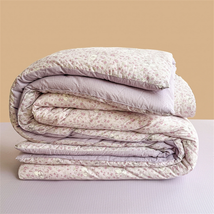 91家纺网 家纺一手货源 找家纺 小石头家纺 2025新款亲肤舒适云感双层纱抗菌被被子被芯 花园小兔