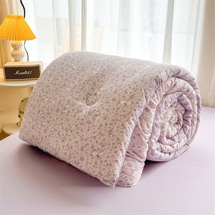 91家纺网 家纺一手货源 找家纺 小石头家纺 2025新款亲肤舒适云感双层纱抗菌被被子被芯 花园小兔