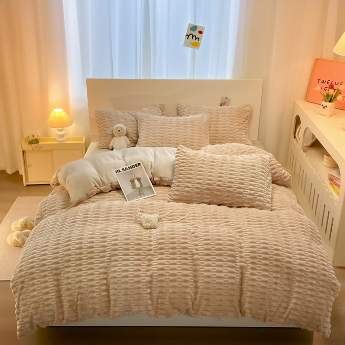 91家纺网 家纺一手货源 找家纺 爱彼家纺 2024新款兔兔绒四件套系列 兔兔绒-璀璨咖华