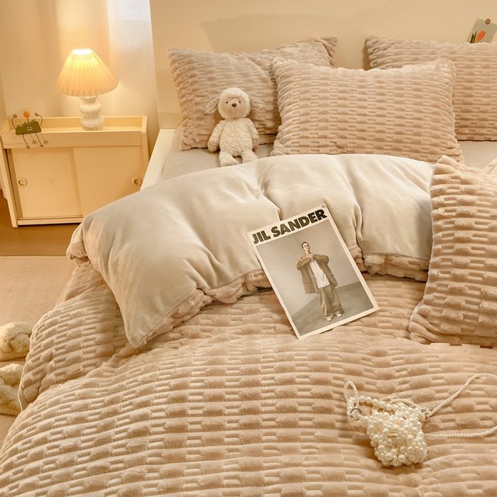 91家纺网 家纺一手货源 找家纺 爱彼家纺 2024新款兔兔绒四件套系列 兔兔绒-璀璨咖华