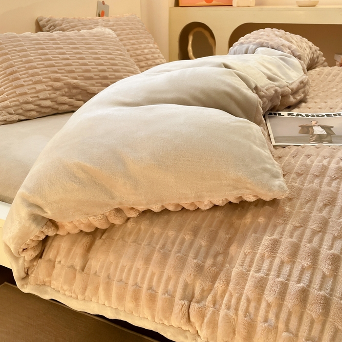 91家纺网 家纺一手货源 找家纺 爱彼家纺 2024新款兔兔绒四件套系列 兔兔绒-璀璨咖华