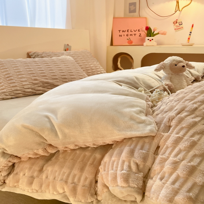 91家纺网 家纺一手货源 找家纺 爱彼家纺 2024新款兔兔绒四件套系列 兔兔绒-璀璨咖华