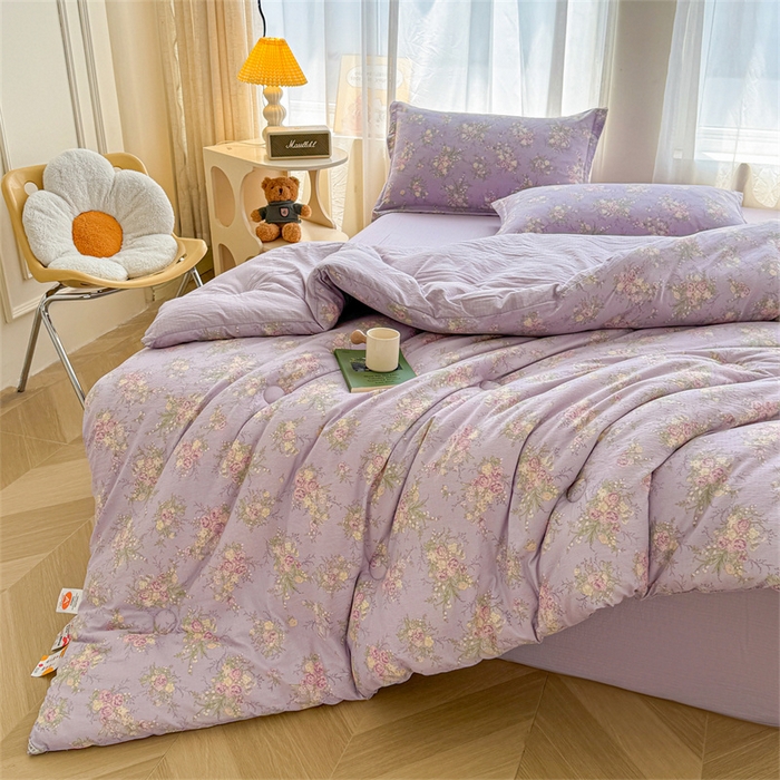 91家纺网 家纺一手货源 找家纺 小石头家纺 2025新款亲肤舒适云感双层纱抗菌被被子被芯 浪漫花园