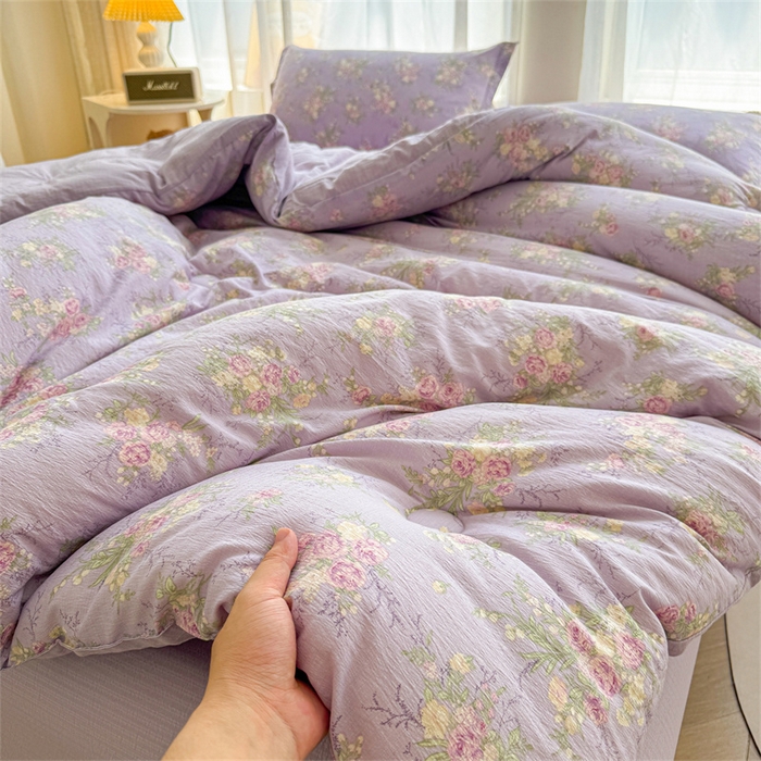 91家纺网 家纺一手货源 找家纺 小石头家纺 2025新款亲肤舒适云感双层纱抗菌被被子被芯 浪漫花园