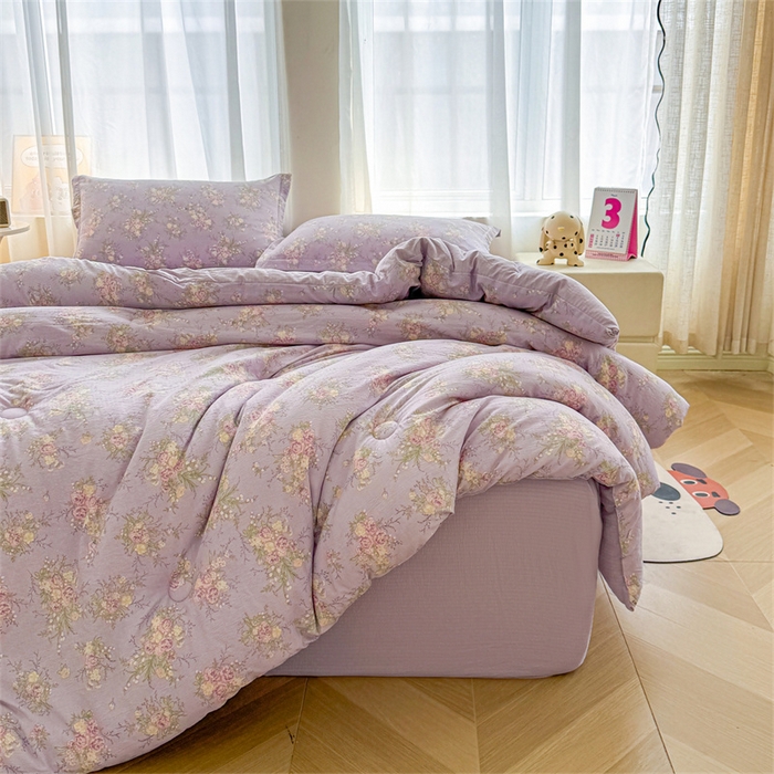 91家纺网 家纺一手货源 找家纺 小石头家纺 2025新款亲肤舒适云感双层纱抗菌被被子被芯 浪漫花园