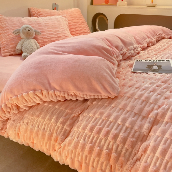 91家纺网 家纺一手货源 找家纺 爱彼家纺 2024新款兔兔绒四件套系列 兔兔绒-梦幻粉