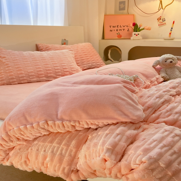 91家纺网 家纺一手货源 找家纺 爱彼家纺 2024新款兔兔绒四件套系列 兔兔绒-梦幻粉