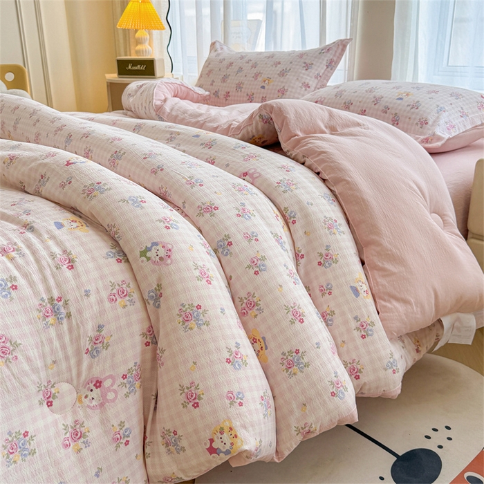 91家纺网 家纺一手货源 找家纺 小石头家纺 2025新款亲肤舒适云感双层纱抗菌被被子被芯 萌宠猫咪