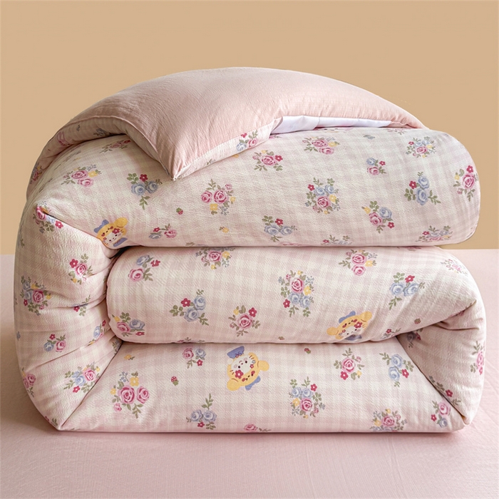 91家纺网 家纺一手货源 找家纺 小石头家纺 2025新款亲肤舒适云感双层纱抗菌被被子被芯 萌宠猫咪