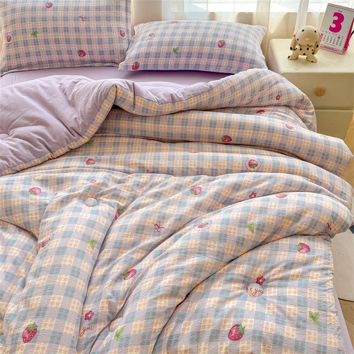 91家纺网 家纺一手货源 找家纺 小石头家纺 2025新款亲肤舒适云感双层纱抗菌被被子被芯 星星草莓