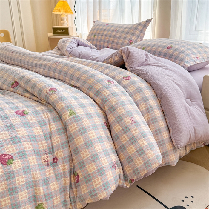 91家纺网 家纺一手货源 找家纺 小石头家纺 2025新款亲肤舒适云感双层纱抗菌被被子被芯 星星草莓