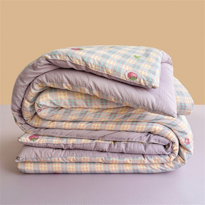 91家纺网 家纺一手货源 找家纺 小石头家纺 2025新款亲肤舒适云感双层纱抗菌被被子被芯 星星草莓