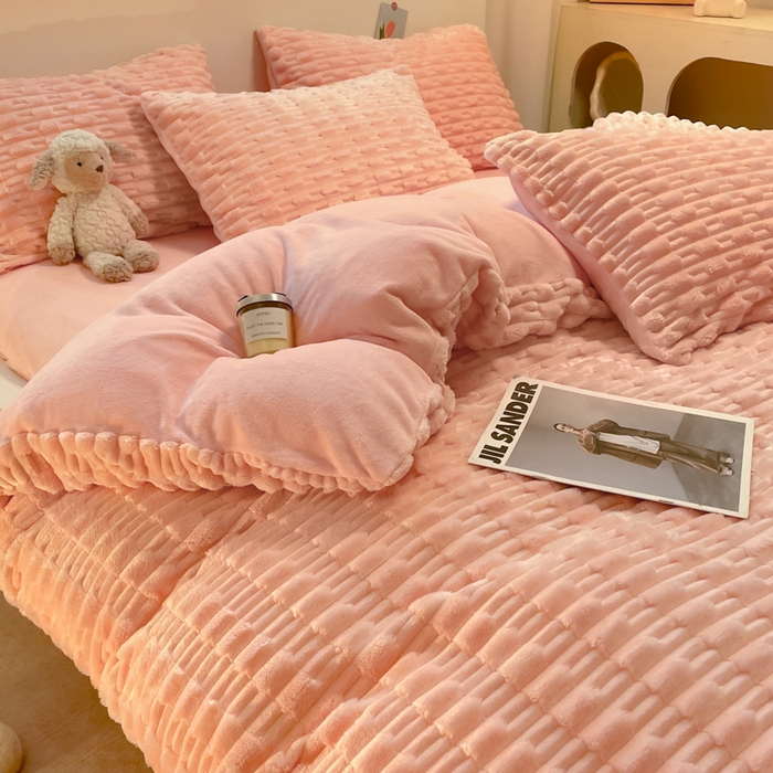 91家纺网 家纺一手货源 找家纺 （总）爱彼家纺 2024新款兔兔绒四件套系列