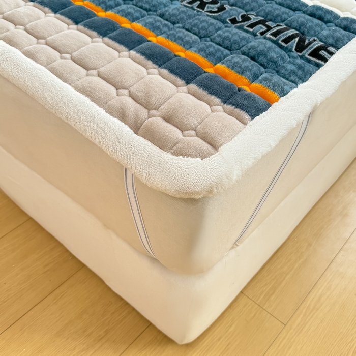 91家纺网 家纺一手货源 找家纺 优品惠 2025新款冬季牛奶绒床垫床褥垫子床护垫加绒床盖学生宿舍上下铺 都市潮熊