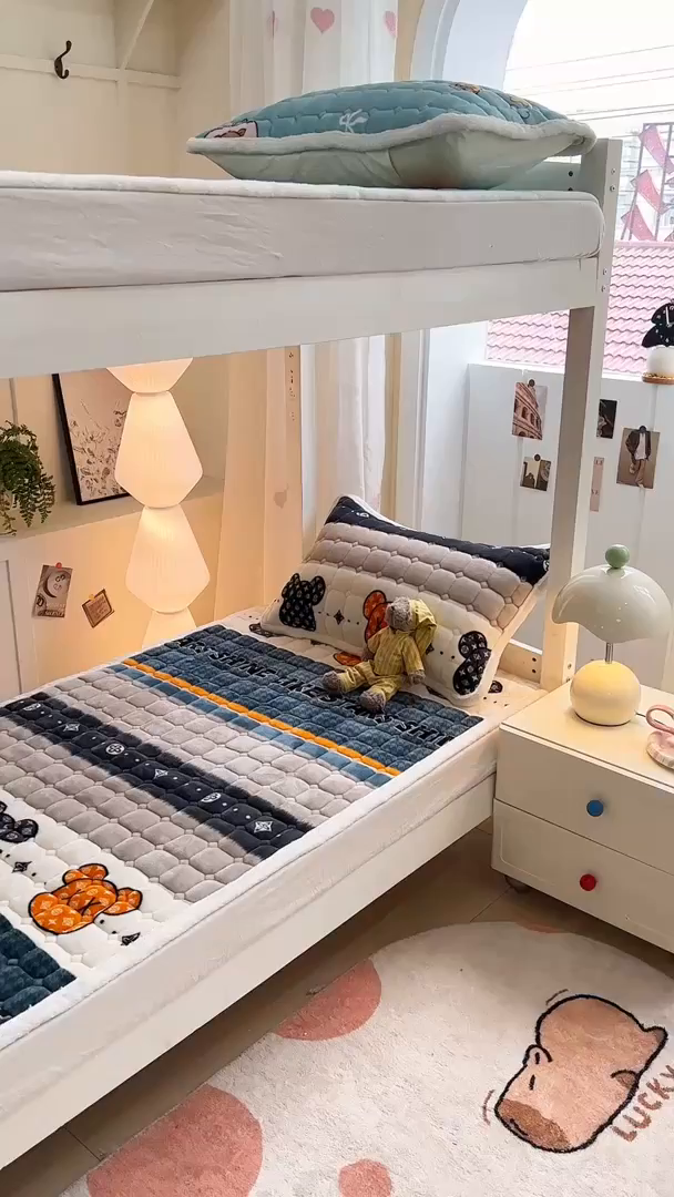 91家纺网 家纺一手货源 找家纺 优品惠 2025新款冬季牛奶绒床垫床褥垫子床护垫加绒床盖学生宿舍上下铺 都市潮熊