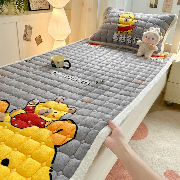 91家纺网 家纺一手货源 找家纺 优品惠 2025新款冬季牛奶绒床垫床褥垫子床护垫加绒床盖学生宿舍上下铺 卡皮巴拉