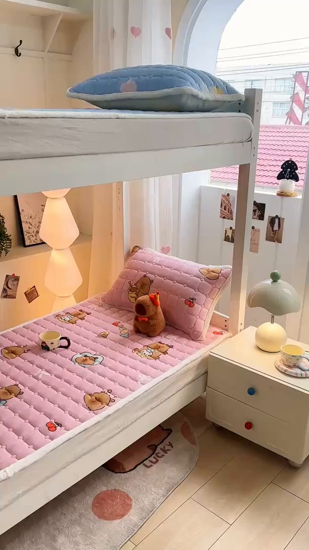 91家纺网 家纺一手货源 找家纺 优品惠 2025新款冬季牛奶绒床垫床褥垫子床护垫加绒床盖学生宿舍上下铺 卡皮巴拉粉