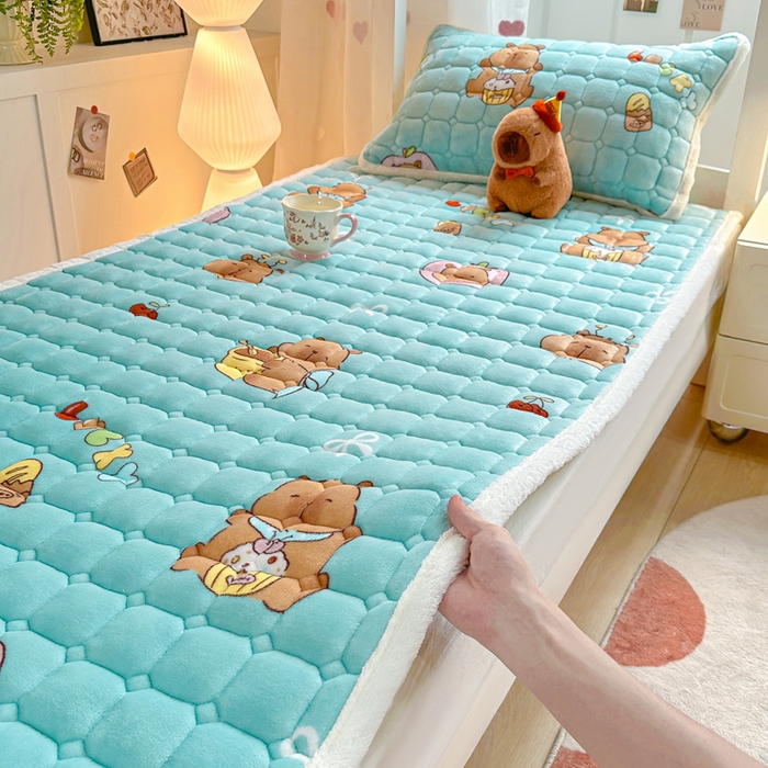 91家纺网 家纺一手货源 找家纺 优品惠 2025新款冬季牛奶绒床垫床褥垫子床护垫加绒床盖学生宿舍上下铺 卡皮巴拉蓝