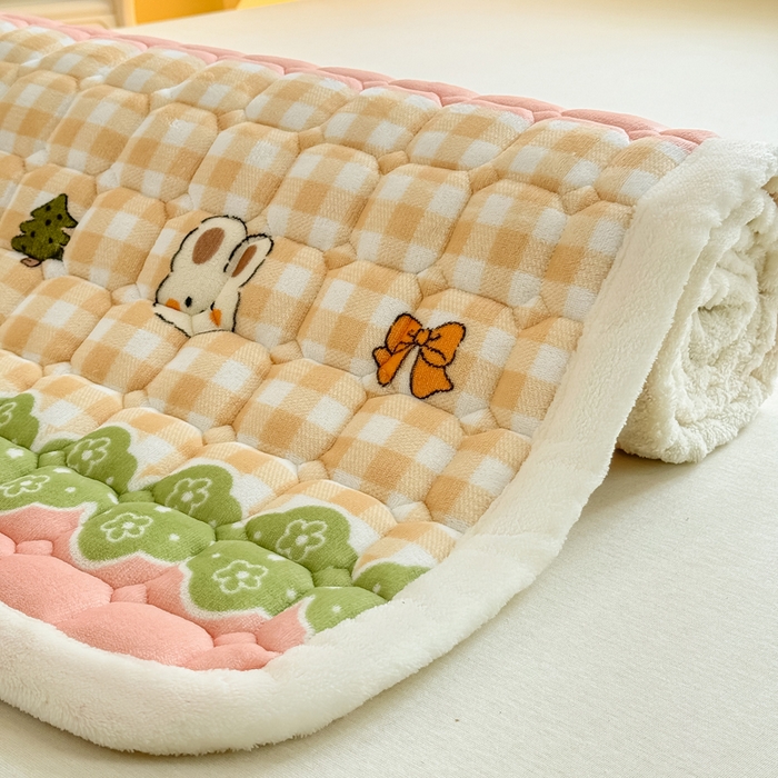 91家纺网 家纺一手货源 找家纺 优品惠 2025新款冬季牛奶绒床垫床褥垫子床护垫加绒床盖学生宿舍上下铺 熊兔花园