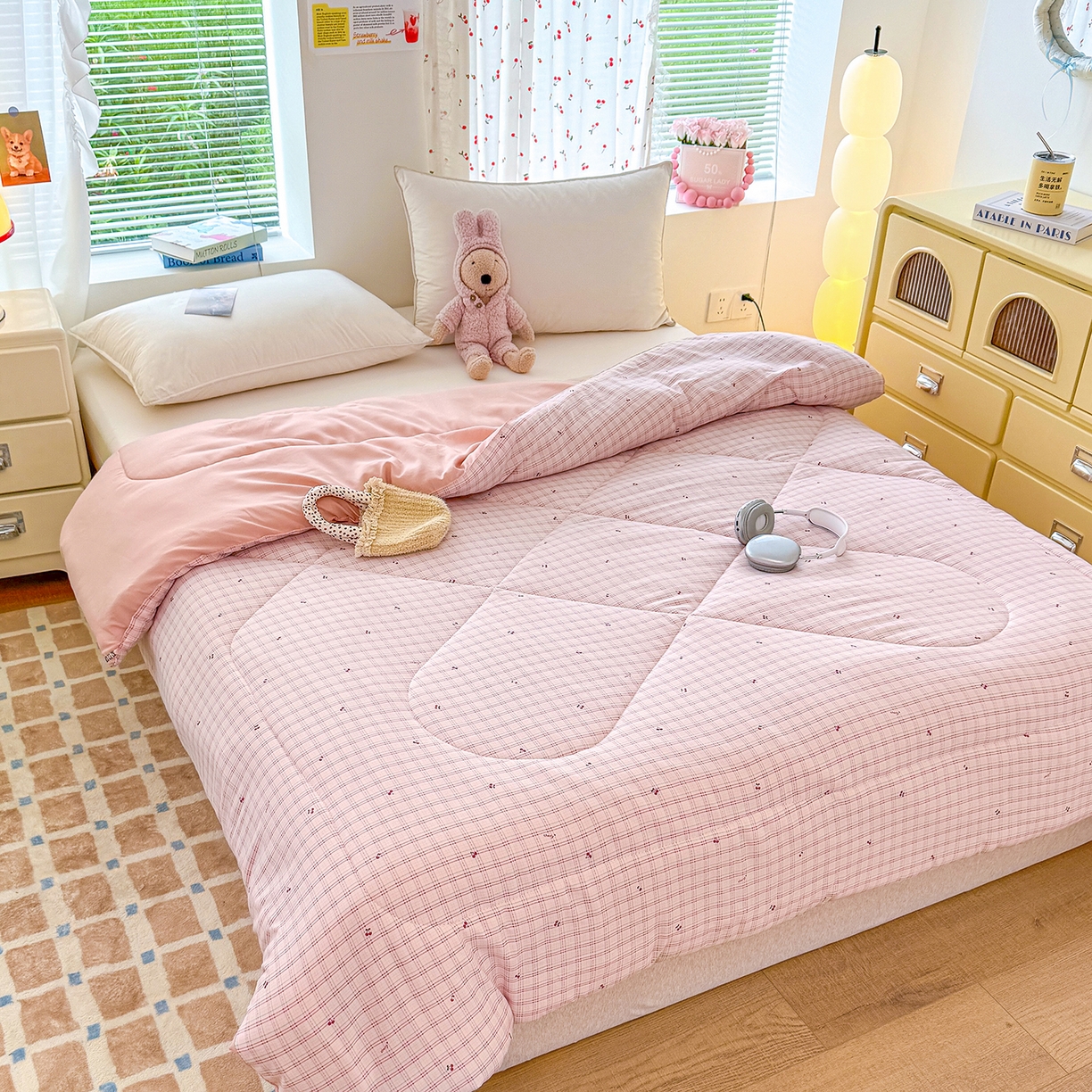 91家纺网 家纺一手货源 找家纺 弗苓家纺 2025新款糯叽叽ins风双层纱水洗棉冬被被子被芯 樱桃