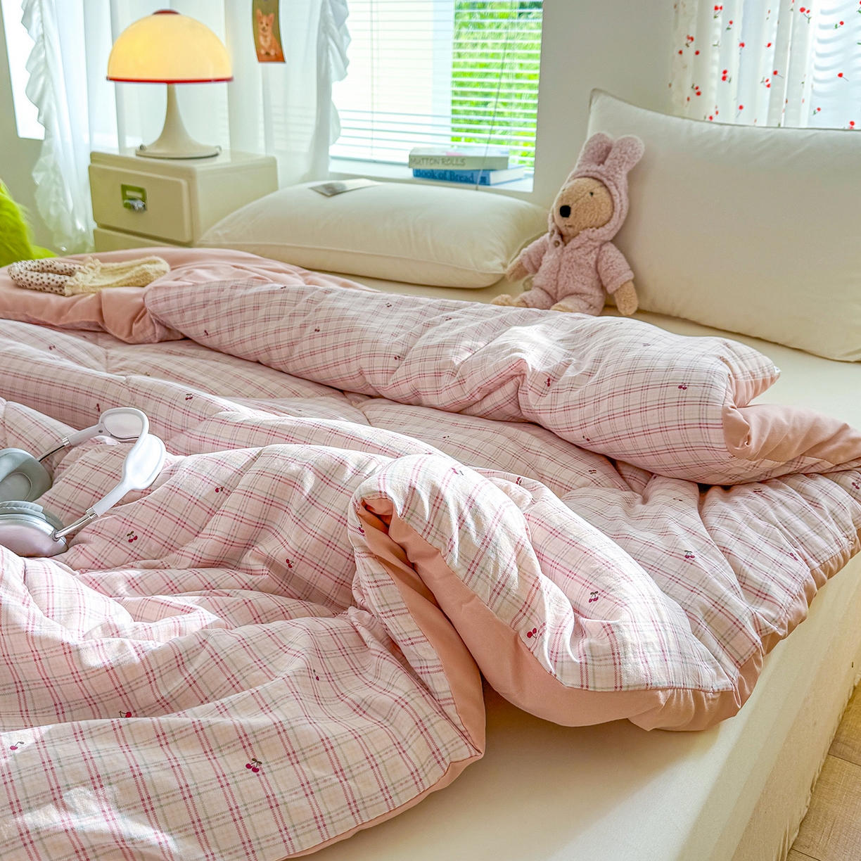 91家纺网 家纺一手货源 找家纺 弗苓家纺 2025新款糯叽叽ins风双层纱水洗棉冬被被子被芯 樱桃