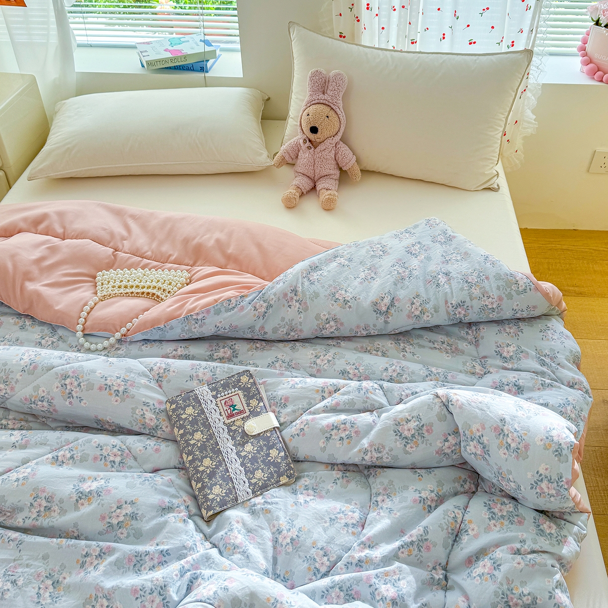 91家纺网 家纺一手货源 找家纺 弗苓家纺 2025新款糯叽叽ins风双层纱水洗棉冬被被子被芯 粉黛