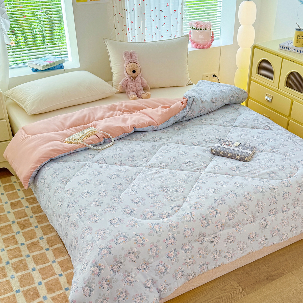 91家纺网 家纺一手货源 找家纺 弗苓家纺 2025新款糯叽叽ins风双层纱水洗棉冬被被子被芯 粉黛