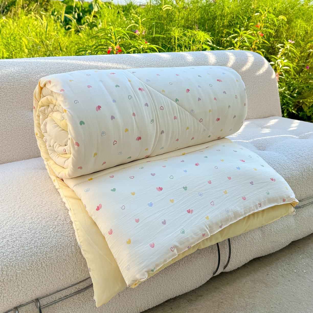 91家纺网 家纺一手货源 找家纺 弗苓家纺 2025新款糯叽叽ins风双层纱水洗棉冬被被子被芯 初恋