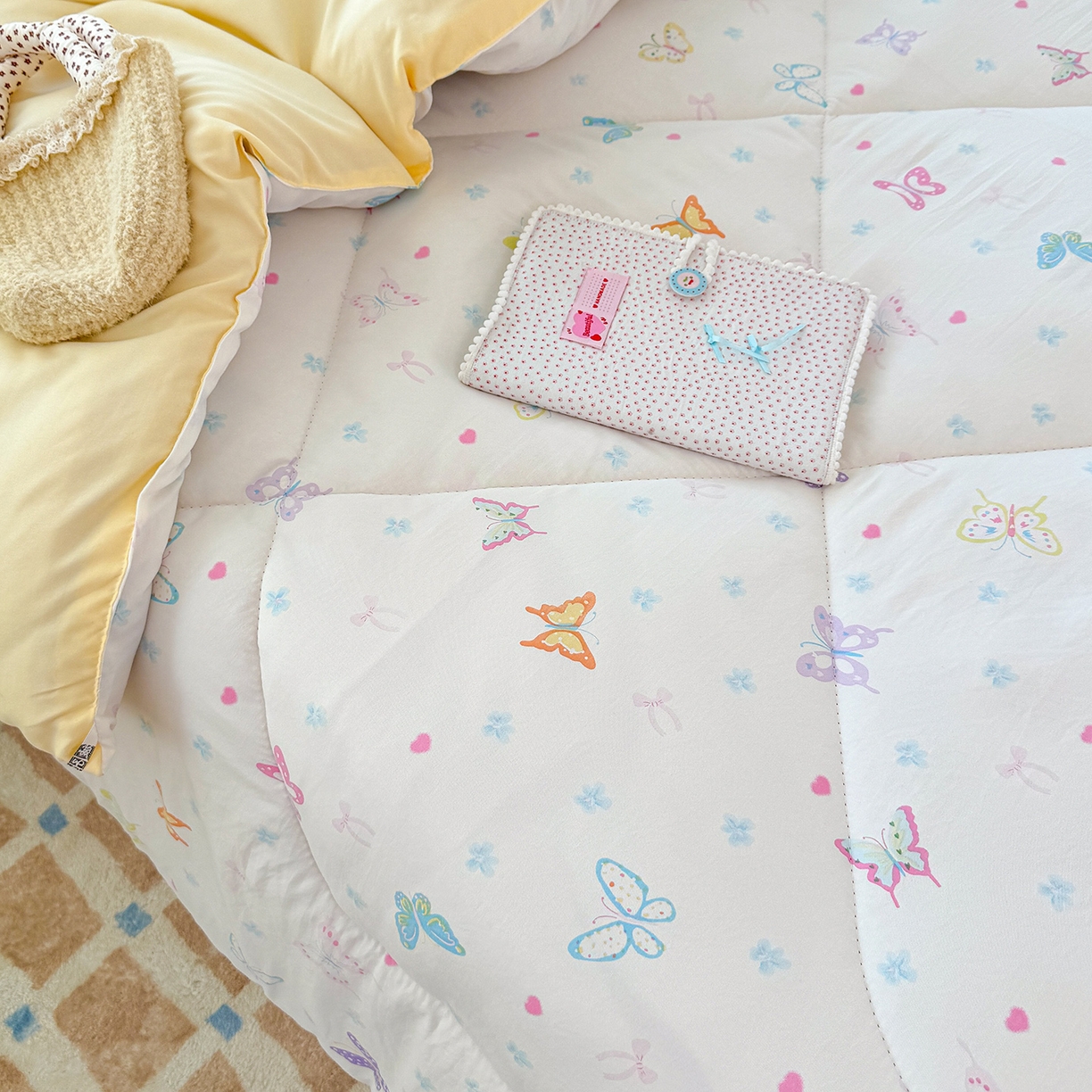 91家纺网 家纺一手货源 找家纺 弗苓家纺 2025新款糯叽叽ins风双层纱水洗棉冬被被子被芯 梦蝶