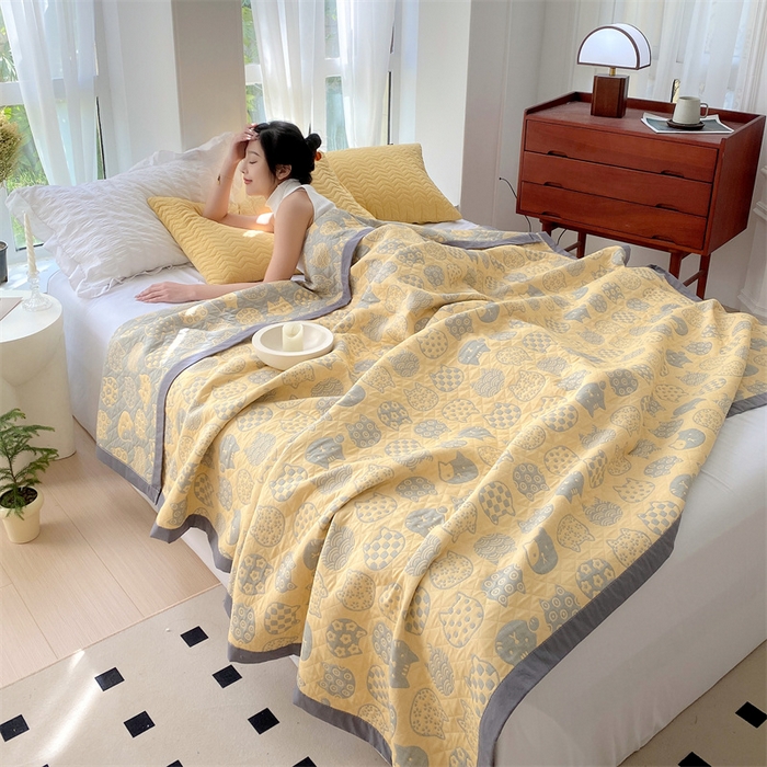 91家纺网 家纺一手货源 找家纺 ME/ERA HOME寐时代 2025新款a类全棉三层纱多功能毛巾被盖毯床单夏被 百变猫咪-黄