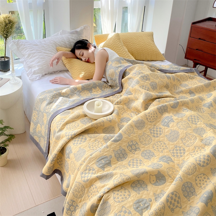 91家纺网 家纺一手货源 找家纺 ME/ERA HOME寐时代 2025新款a类全棉三层纱多功能毛巾被盖毯床单夏被 百变猫咪-黄