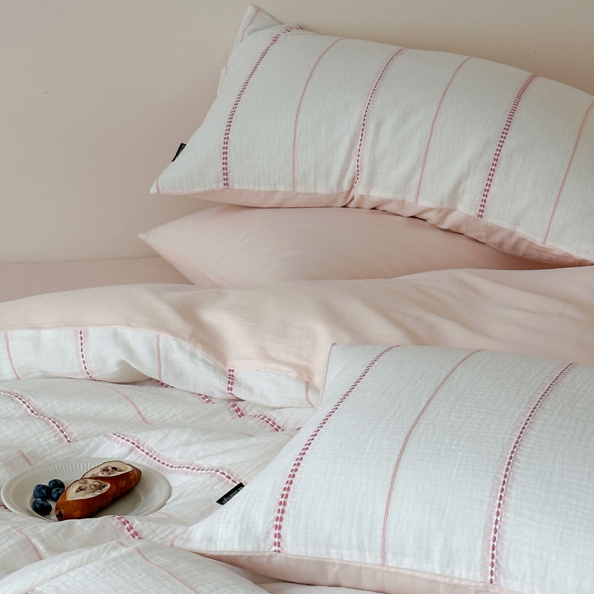 91家纺网 家纺一手货源 找家纺 （总）蜜宿 2025新款全棉纯棉水洗双层纱穿线提花四件套