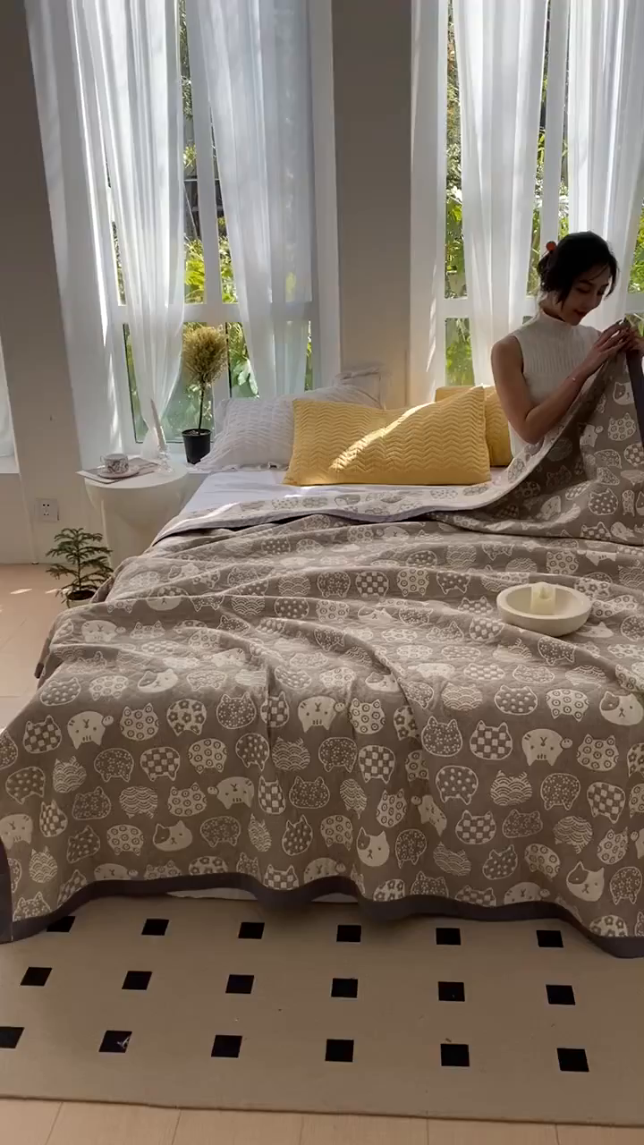 91家纺网 家纺一手货源 找家纺 ME/ERA HOME寐时代 2025新款a类全棉三层纱多功能毛巾被盖毯床单夏被 百变猫咪-咖