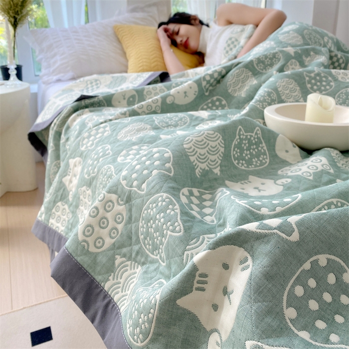 91家纺网 家纺一手货源 找家纺 ME/ERA HOME寐时代 2025新款a类全棉三层纱多功能毛巾被盖毯床单夏被 百变猫咪-绿