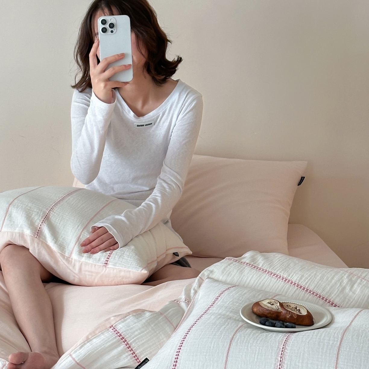 91家纺网 家纺一手货源 找家纺 蜜宿 2025新款全棉纯棉水洗双层纱穿线提花四件套 梨白-粉