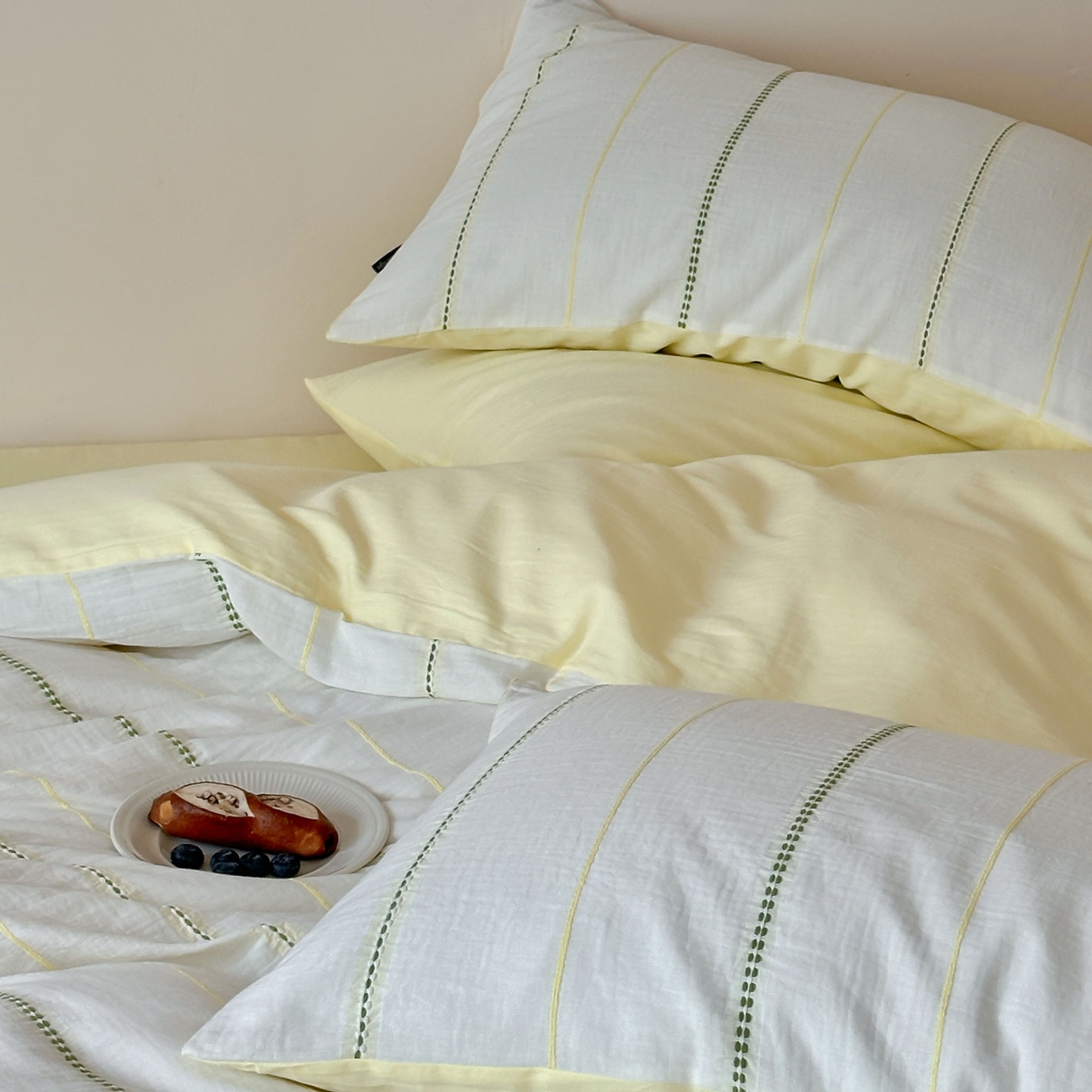 91家纺网 家纺一手货源 找家纺 蜜宿 2025新款全棉纯棉水洗双层纱穿线提花四件套 梨白-黄