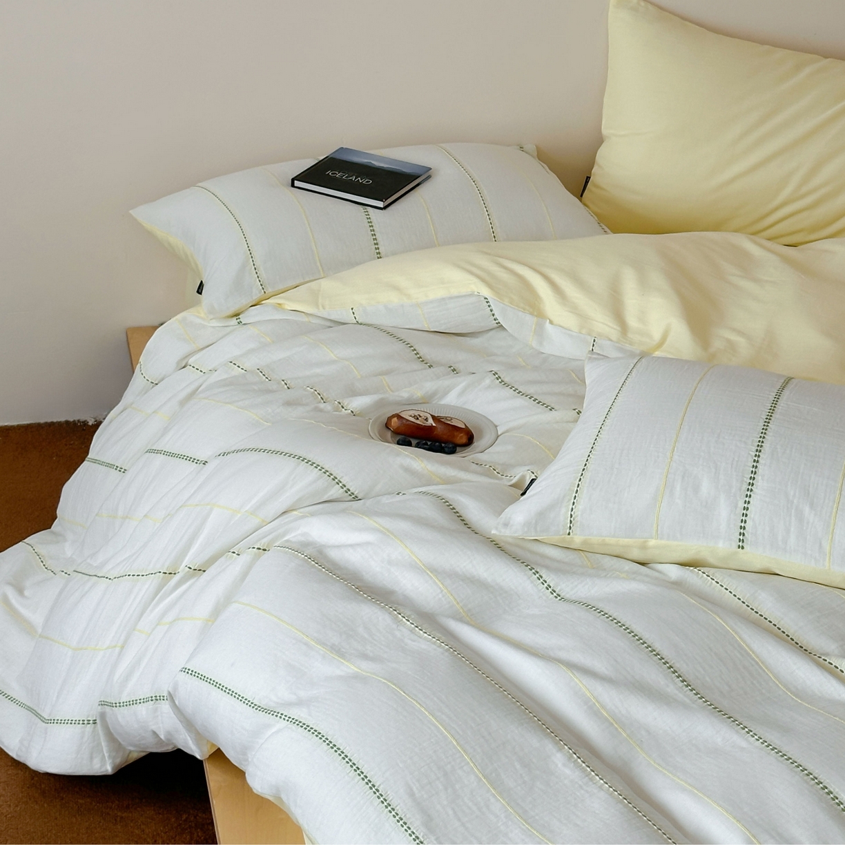 91家纺网 家纺一手货源 找家纺 蜜宿 2025新款全棉纯棉水洗双层纱穿线提花四件套 梨白-黄