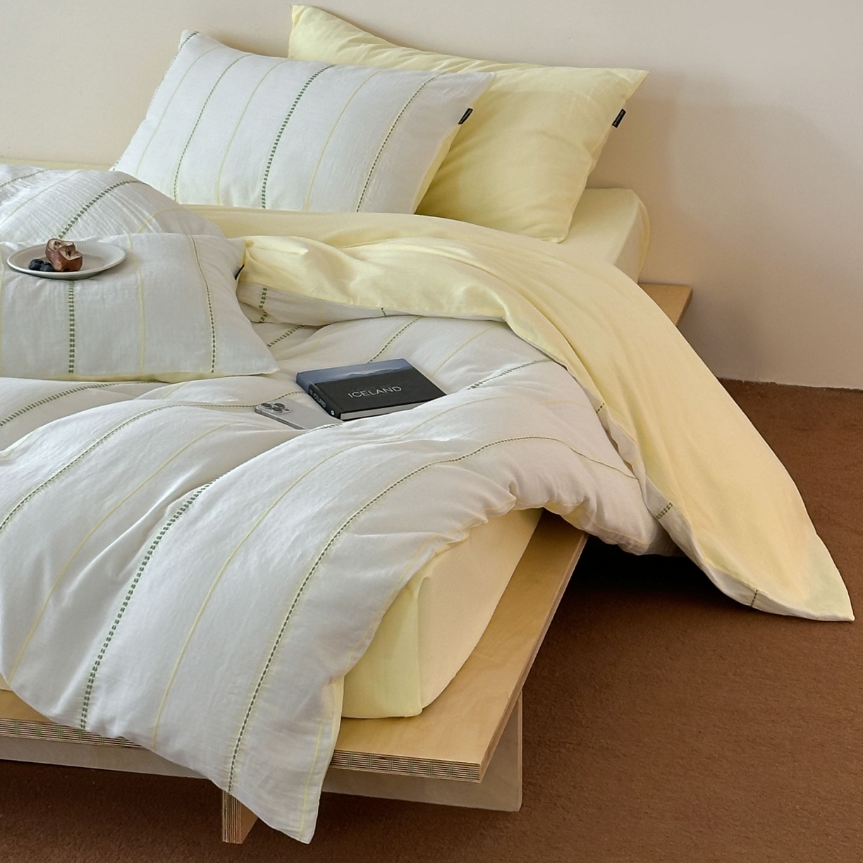 91家纺网 家纺一手货源 找家纺 蜜宿 2025新款全棉纯棉水洗双层纱穿线提花四件套 梨白-黄