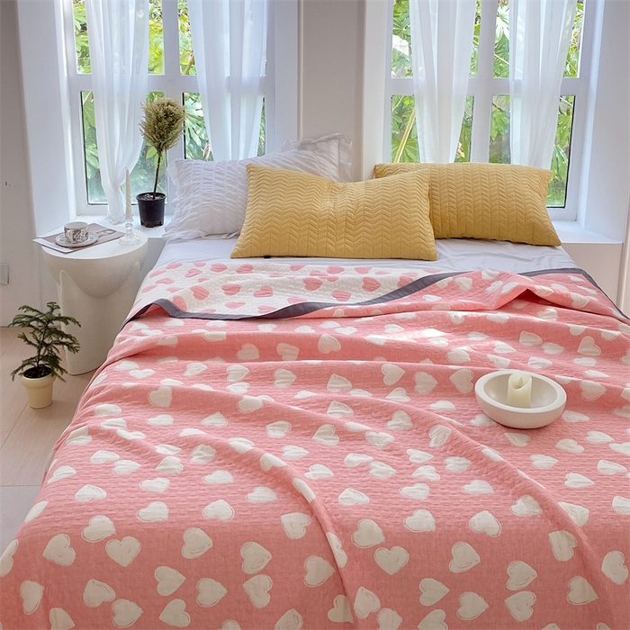 91家纺网 家纺一手货源 找家纺 ME/ERA HOME寐时代 2025新款a类全棉三层纱多功能毛巾被盖毯床单夏被 甜蜜爱心-粉