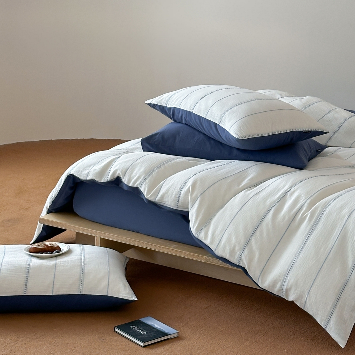 91家纺网 家纺一手货源 找家纺 蜜宿 2025新款全棉纯棉水洗双层纱穿线提花四件套 梨白-蓝