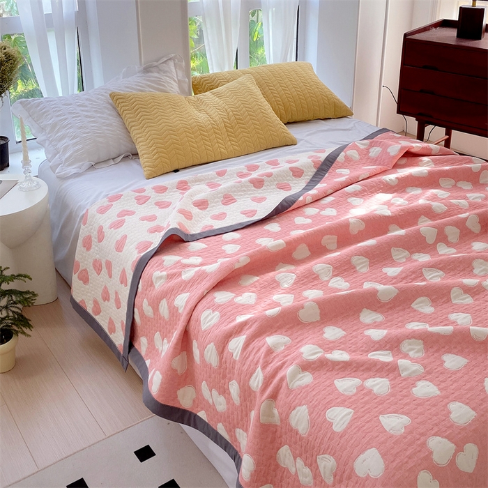 91家纺网 家纺一手货源 找家纺 ME/ERA HOME寐时代 2025新款a类全棉三层纱多功能毛巾被盖毯床单夏被 甜蜜爱心-粉