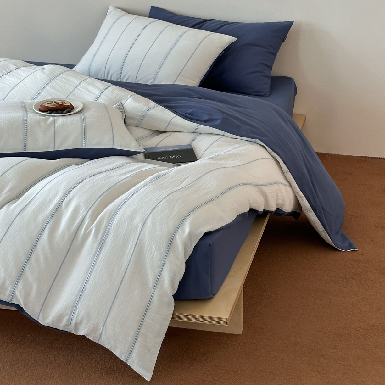 91家纺网 家纺一手货源 找家纺 蜜宿 2025新款全棉纯棉水洗双层纱穿线提花四件套 梨白-蓝