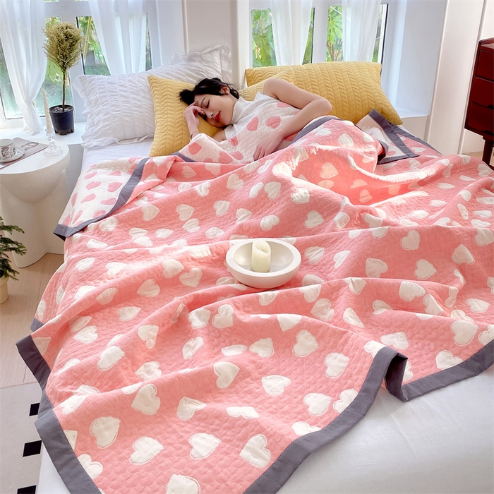 91家纺网 家纺一手货源 找家纺 ME/ERA HOME寐时代 2025新款a类全棉三层纱多功能毛巾被盖毯床单夏被 甜蜜爱心-粉