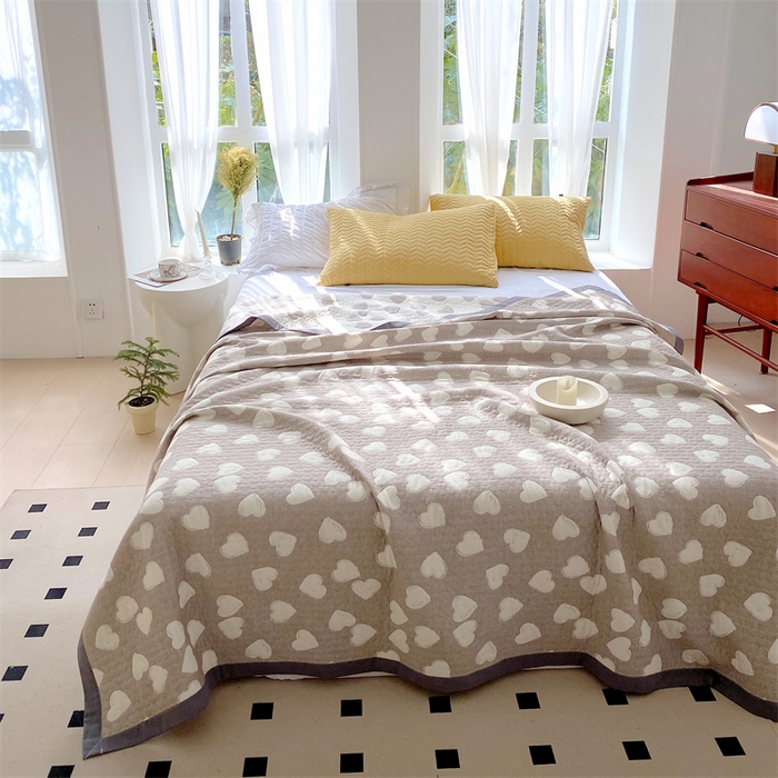 91家纺网 家纺一手货源 找家纺 ME/ERA HOME寐时代 2025新款a类全棉三层纱多功能毛巾被盖毯床单夏被 甜蜜爱心-咖