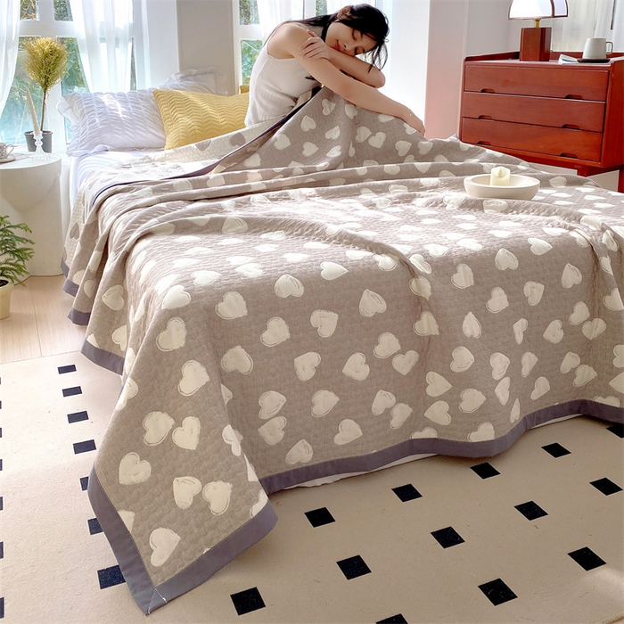 91家纺网 家纺一手货源 找家纺 ME/ERA HOME寐时代 2025新款a类全棉三层纱多功能毛巾被盖毯床单夏被 甜蜜爱心-咖