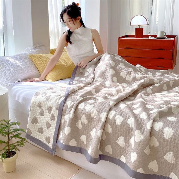 91家纺网 家纺一手货源 找家纺 ME/ERA HOME寐时代 2025新款a类全棉三层纱多功能毛巾被盖毯床单夏被 甜蜜爱心-咖