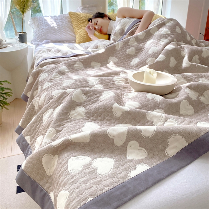 91家纺网 家纺一手货源 找家纺 ME/ERA HOME寐时代 2025新款a类全棉三层纱多功能毛巾被盖毯床单夏被 甜蜜爱心-咖