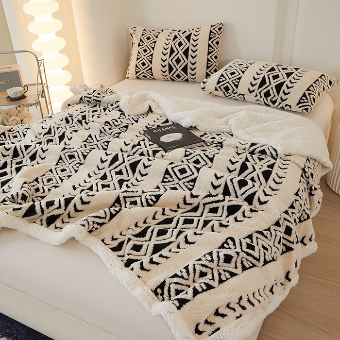 91家纺网 家纺一手货源 找家纺 （总）楼兰公主 2025新款阳离子羊羔绒菱格毯毛毯毯子-麦格系列